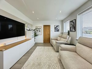 Lounge- click for photo gallery